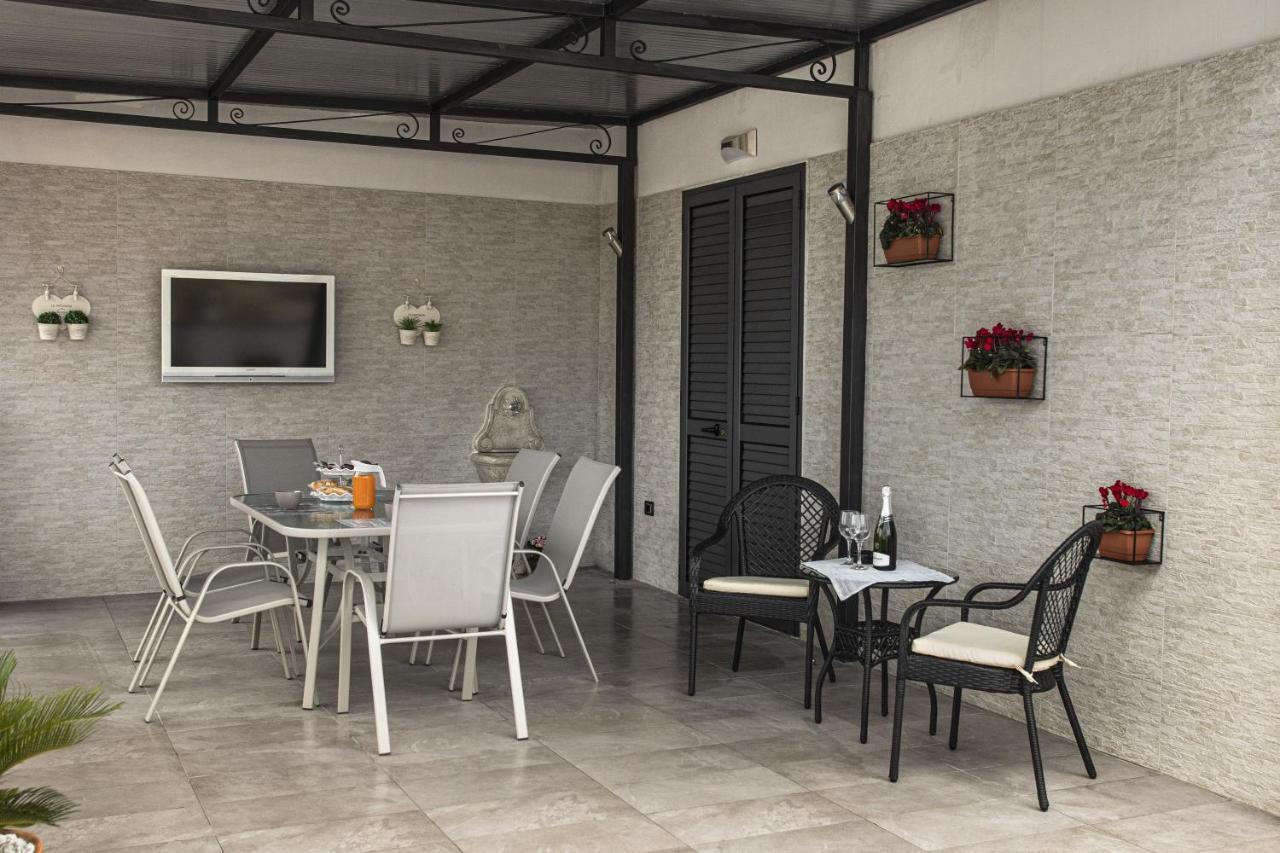 La Terrazza Del Corso Apartment Наполи Екстериор снимка